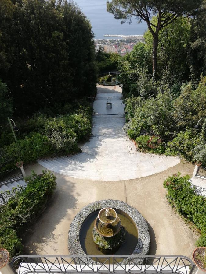 B&B Casa Malu Napoli Bagian luar foto